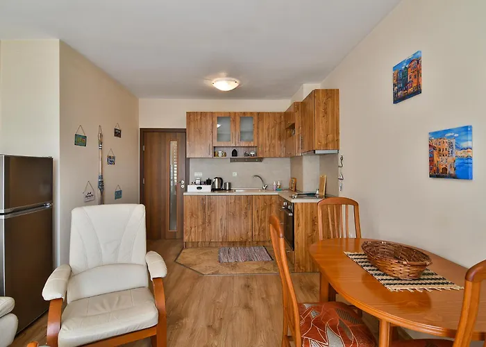 Apartment Area Retreat Ac & Wifi Varna